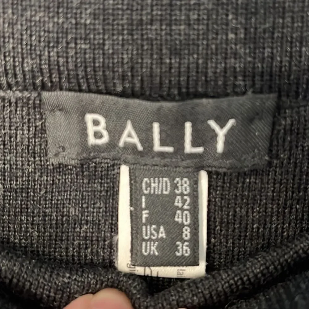 Bally Grey Sweater Knit Virgin Wool Pencil Skirt Sz 8 Made in Italy